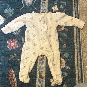 Tres Beau et Belle Adorable Cream Bear Print Kids One Piece